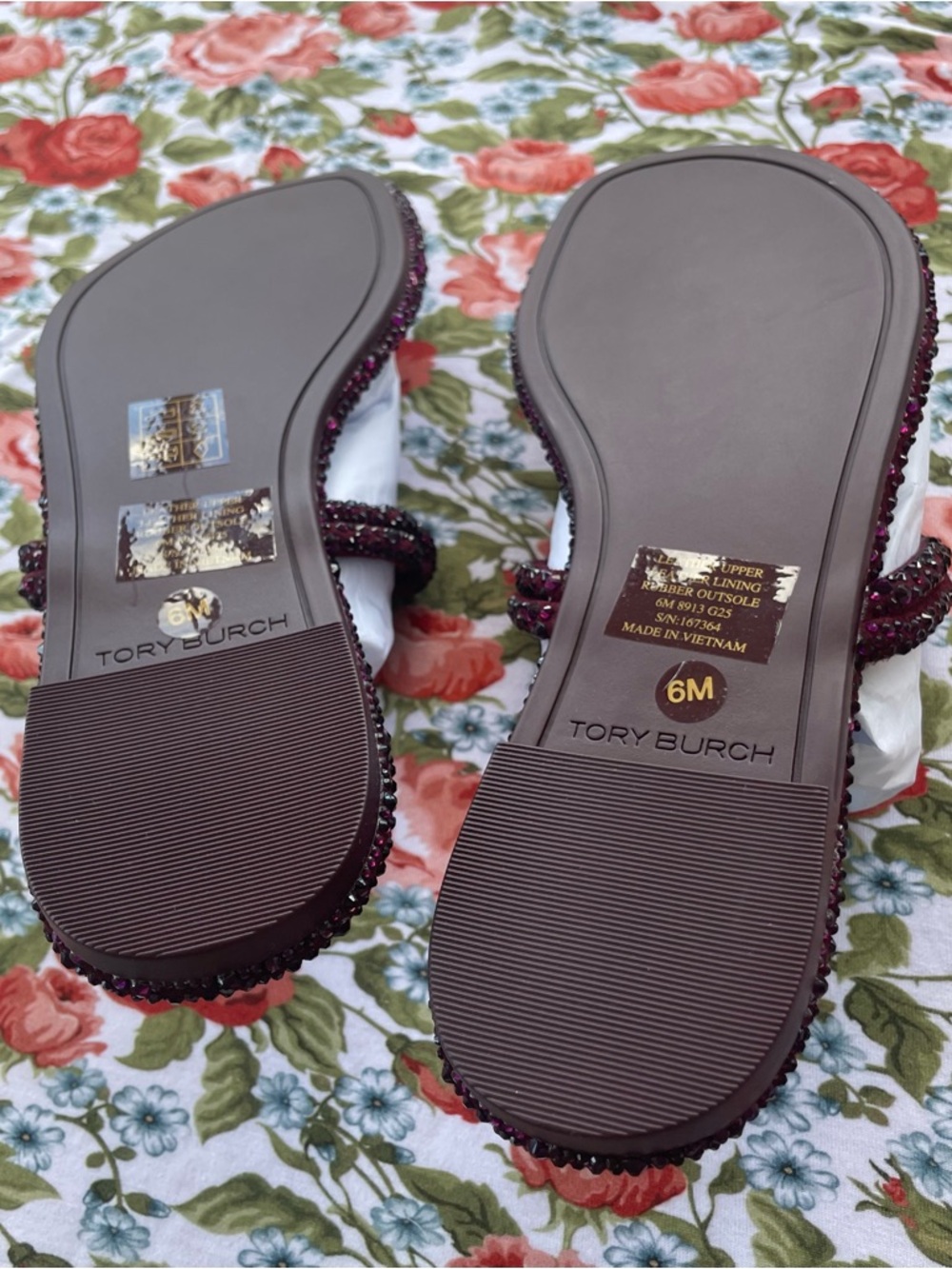 **MOTHERS DAY SPECIAL**Tory Burch Pave Knotted Millers in ‘Dark Carmine’ size 6 - Picture 3 of 10